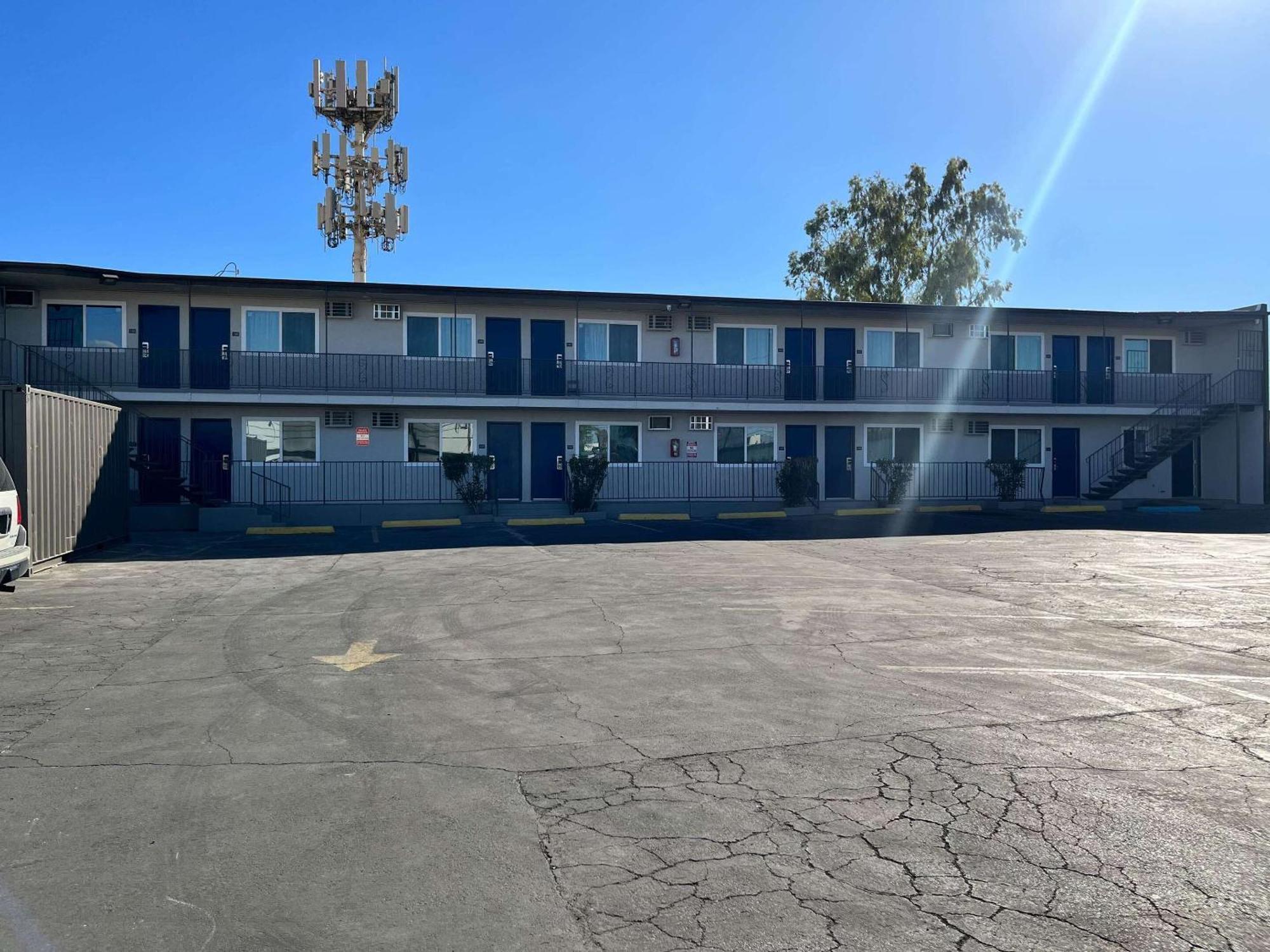 Motel 6 Las Vegas Nv Downtown Fremont St Exterior foto